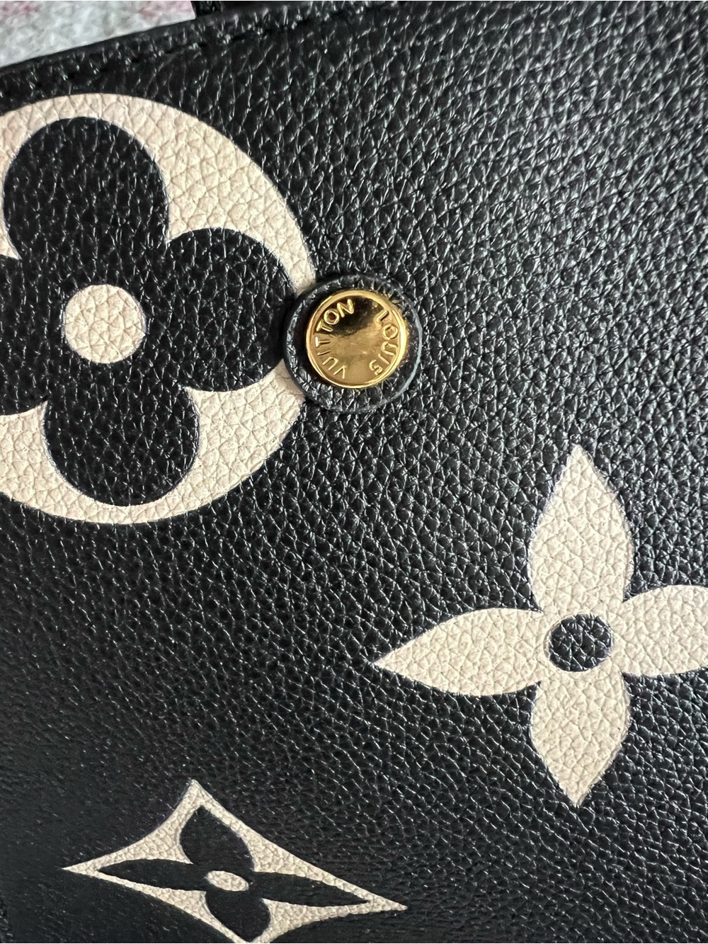 LV Black with Cream Monogram pebble Leather Tote - Picture 2 of 16